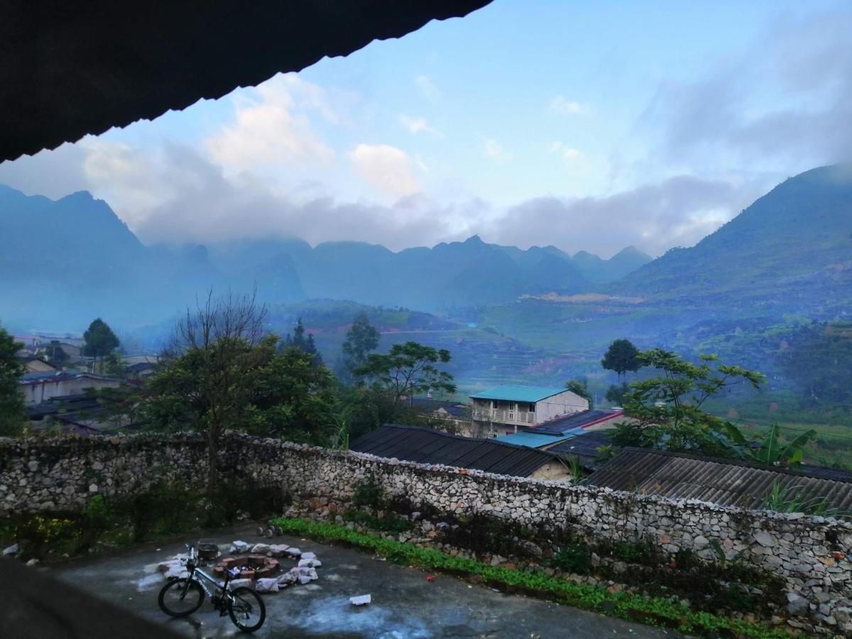 Lo Lo Homestay & Cafe Meo Vac Exteriör bild