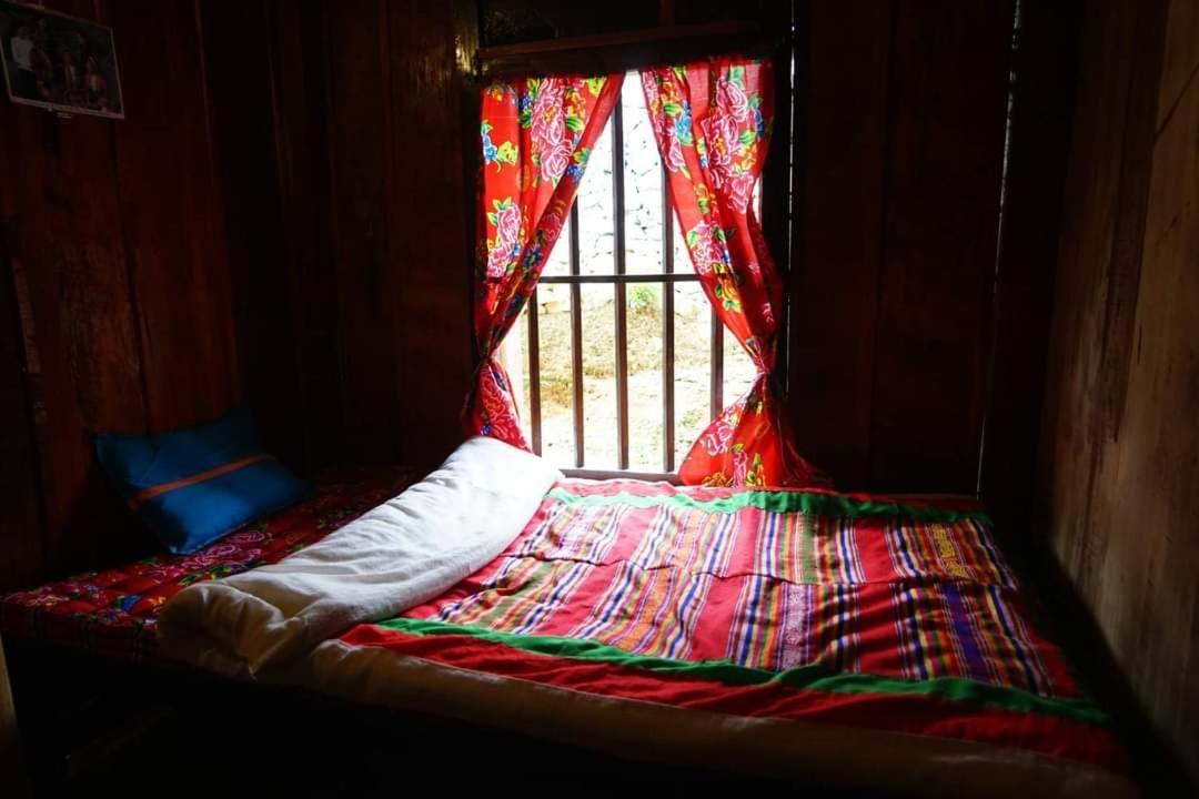 Lo Lo Homestay & Cafe Meo Vac Exteriör bild