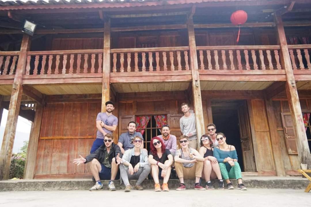 Lo Lo Homestay & Cafe Meo Vac Exteriör bild