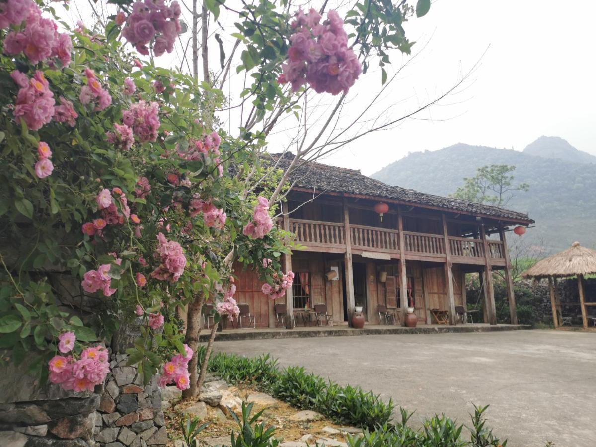Lo Lo Homestay & Cafe Meo Vac Exteriör bild