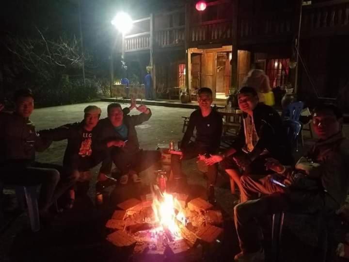 Lo Lo Homestay & Cafe Meo Vac Exteriör bild