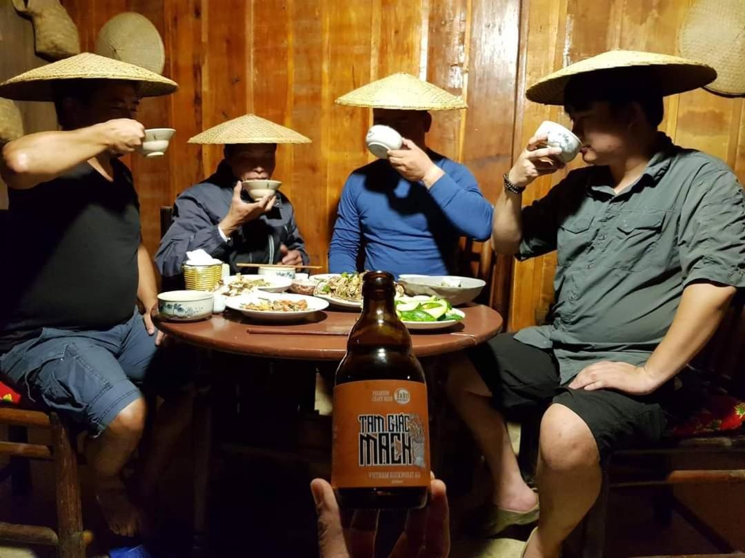 Lo Lo Homestay & Cafe Meo Vac Exteriör bild