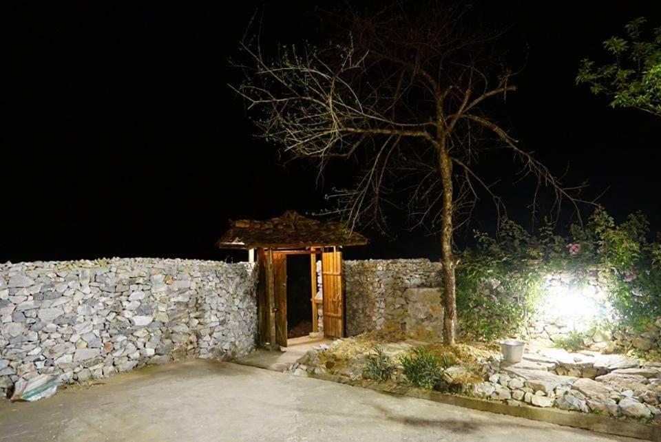 Lo Lo Homestay & Cafe Meo Vac Exteriör bild